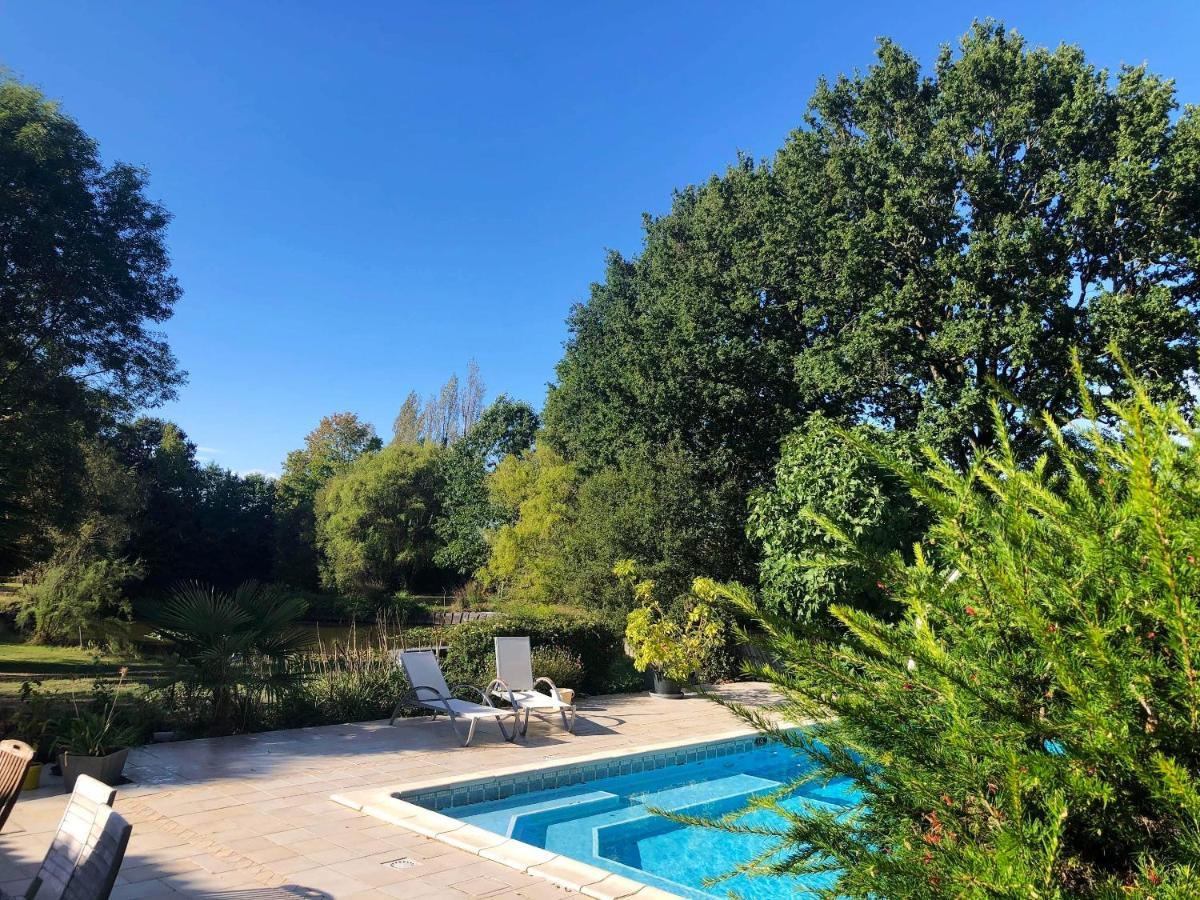 Maison Charmante Avec Piscine Privee A Saint-Georges-De-Pointindouxc Exterior foto